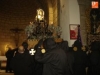 Foto 2 - Los cofrades de la Vera Cruz llevan en andas a Nuestra Señora de la Soledad 