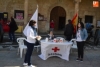 Foto 2 - Mirobrigenses y turistas muestran su solidaridad en el Día de la Banderita