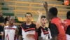 Los jugadores del Aquimisa se saludan antes de un partido de la Liga EBA