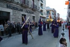 Foto 5 - La procesión de La Pasión despierta las emociones