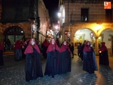 Foto 3 - La procesión de Nuestra Señora de las Angustias redondea una noche memorable