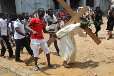 Foto 3 - La humildad de la Semana Santa en el continente africano 