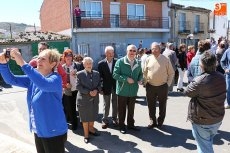 Foto 6 - Vecinos y familiares descubren un monolito en homenaje a Antonio Santos Ullán ‘Gañán’