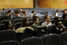 Foto 5 - Estudiantes de Economía y Empresa se interesn por los rastros de la recuperación