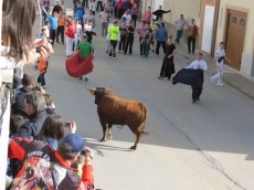 Foto 4 - Multitudinario encierro del primer toro del Voto
