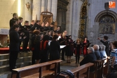 Foto 4 - Las piezas sacras del coro ‘Capella Ægitaniensis’ resuenan en la Catedral