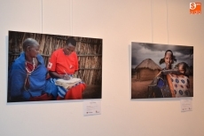 Foto 5 - Cruz Roja acerca a la mujer masái hasta la Casa de la Cultura