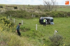 Foto 4 - Herido el conductor de un vehículo tras salirse de la calzada a la altura del término de...