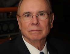 Luis Alberto Ambroggio presenta su poesía completa en Salamanca