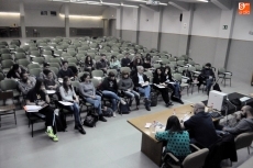 Victor Lenore describe los nuevos modernos en el libro ‘Indies, hipsters y gafapastas’