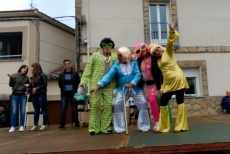 Foto 6 - Niños y mayores participan en un divertido concurso de disfraces