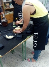 Foto 3 - Quesería La Antigua muestra a los alumnos del CRA Pérez Villanueva cómo se elabora el queso