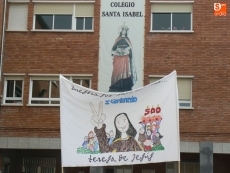 Foto 4 - El Colegio Santa Isabel rinde homenaje a Santa Teresa 