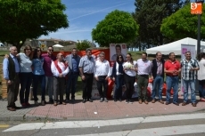 Foto 4 - Los partidos invaden el entorno del mercadillo con buena camaradería