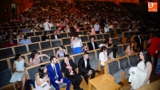 Foto 3 - Economía y Empresa celebra su graduación en el Palacio de Congresos