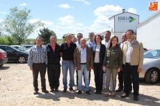 Foto 4 - La consejera de Agricultura y Ganadería defiende en Vitigudino el trabajo realizado en la nueva...