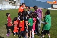 Foto 3 - El Ciudad Rodrigo CF desarrolla la última sesión de su Escuela de Fútbol