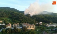 Foto 5 - Los bomberos controlan en tiempo récord un incendio que amenzaba el Castañar de Béjar