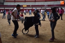 Foto 6 - El Partido Popular cierra la campaña organizando un encierro ecológico infantil 