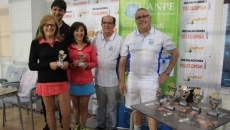 Foto 3 - Isabel Rodríguez y Mercedes Martín ganan en féminas el I Torneo de Pádel ANPE Salamanca