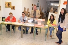 Foto 6 - Los candidatos ejercen su derecho a voto en una jornada de cambio con mínimas incidencias