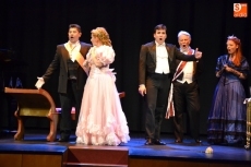 Foto 3 - La Traviata resiste la sinfonía de Messi y cía