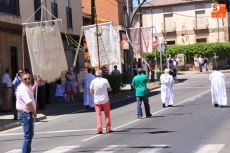 Foto 3 - Multitudinaria procesión de la Virgen de la Salud 