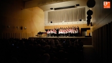 El Coro Universitario llena de m&uacute;sica Fonseca en el concierto de su aniversario