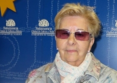 Verónica Amat ofrecerá una ofrenda poética a Santa Teresa