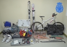 Detenida una pareja en Nuevo Naharros por robar en una perfumería y cultivar cannabis