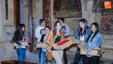 Carlos López preside una vigilia de despedida a varios misioneros en la Catedral