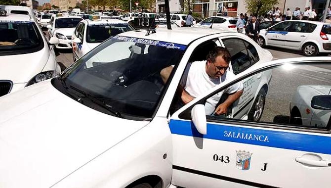 La asociación de taxis de Salamanca mantiene que crisis sigue afectando de lleno al sector - AL DÍA - Noticias de Salamanca