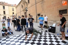 Foto 5 - El FÀCYL arranca con un espectáculo de breakdance por las plazas de Salamanca