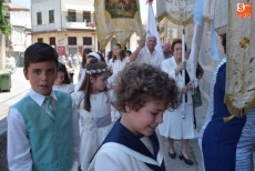 Foto 5 - Colorido y solemnidad marcan la procesión del Corpus Christi 