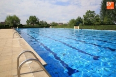 Foto 3 - El primer chapuzón del verano en las piscinas municipales