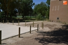 Foto 6 - En marcha el vallado del nuevo parking de La Pesquera