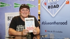 Foto 3 - El fenómeno adolescente Blue Jeans se encuentra con sus lectores en Salamanca