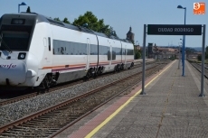 Foto 4 - Un tren de pasajeros hace parada en Miróbriga dos años después
