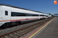 Foto 3 - Un tren de pasajeros hace parada en Miróbriga dos años después