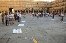 Foto 3 - La Plaza Mayor acoge un teatro que denuncia la situación de los refugiados