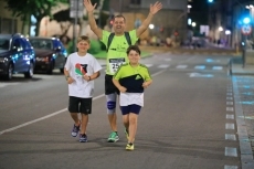 Foto 3 - 'Salamanca a Tope' da paso al verano con una multitudinaria carrera nocturna