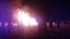 Foto 4 - Espectacular hoguera organizada por la Concejalía de Juventud de Villares de la Reina