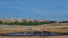 Foto 3 - Las labores de los bomberos tras la hoguera de san Juan, protagonistas el día después