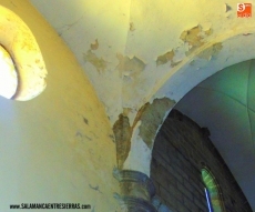 Foto 3 - Solicitud vecinal para arreglar las humedades de la iglesia