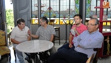 La sanidad pública, hilo conductor de la tertulia en la Casa Lis