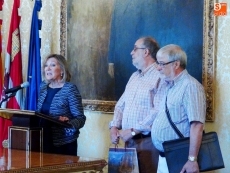 Las corales Salmantina y Asturiana de Gijón disfrutan su hermanamiento en el Consistorio