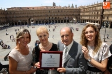 Salamanca reconoce a 27 matrimonios que celebran sus bodas de oro en 2015
