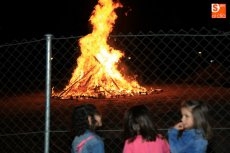 La noche más corta del año se celebra con la hoguera de San Juan