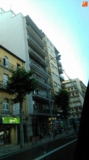 Desprendimiento de cascotes en varios balcones del número 59-61 de María Auxiliadora