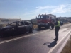 Foto 2 - Un coche echa a arder de manera repentina en la carretera de Ledesma a Trabanca